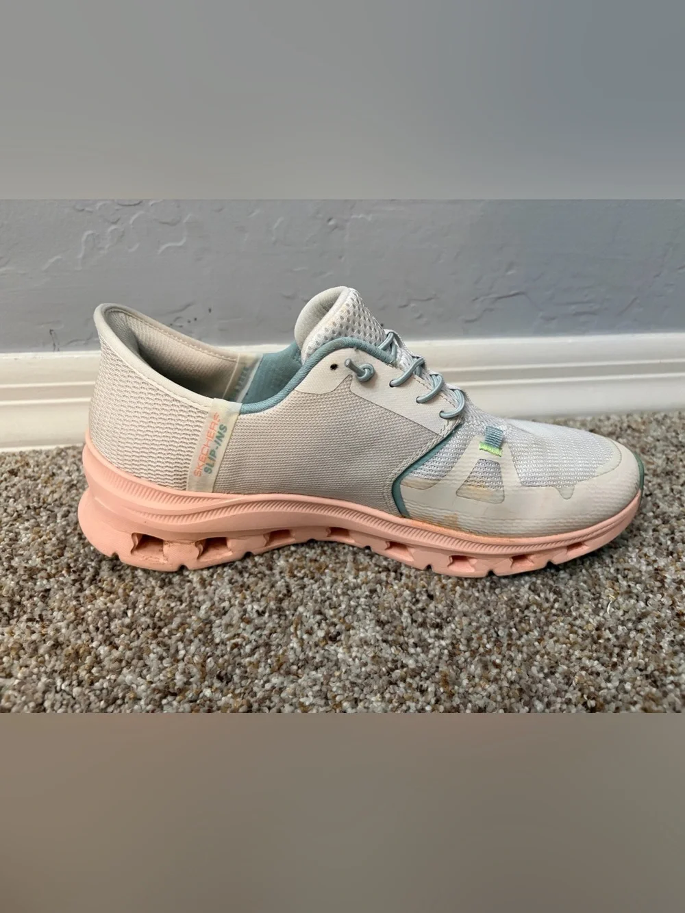 N/A skechers slip